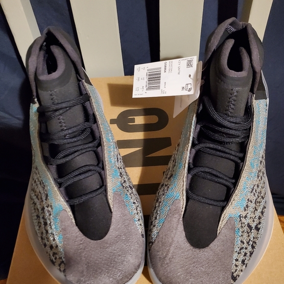 Yeezy Qntm teal blue